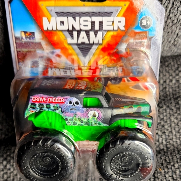 3 Collectibles Monster Jam Toy Trucks - Picture 3 of 5